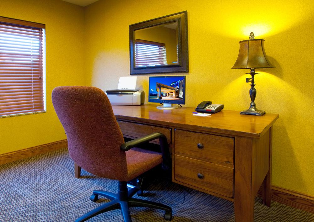 Holiday Inn Express Hotel & Suites Weston By Ihg Bagian luar foto