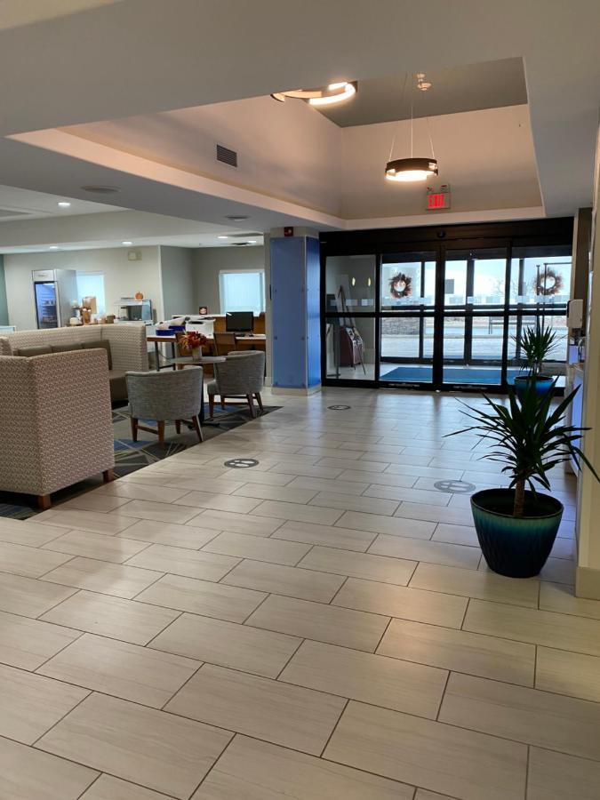 Holiday Inn Express Hotel & Suites Weston By Ihg Bagian luar foto
