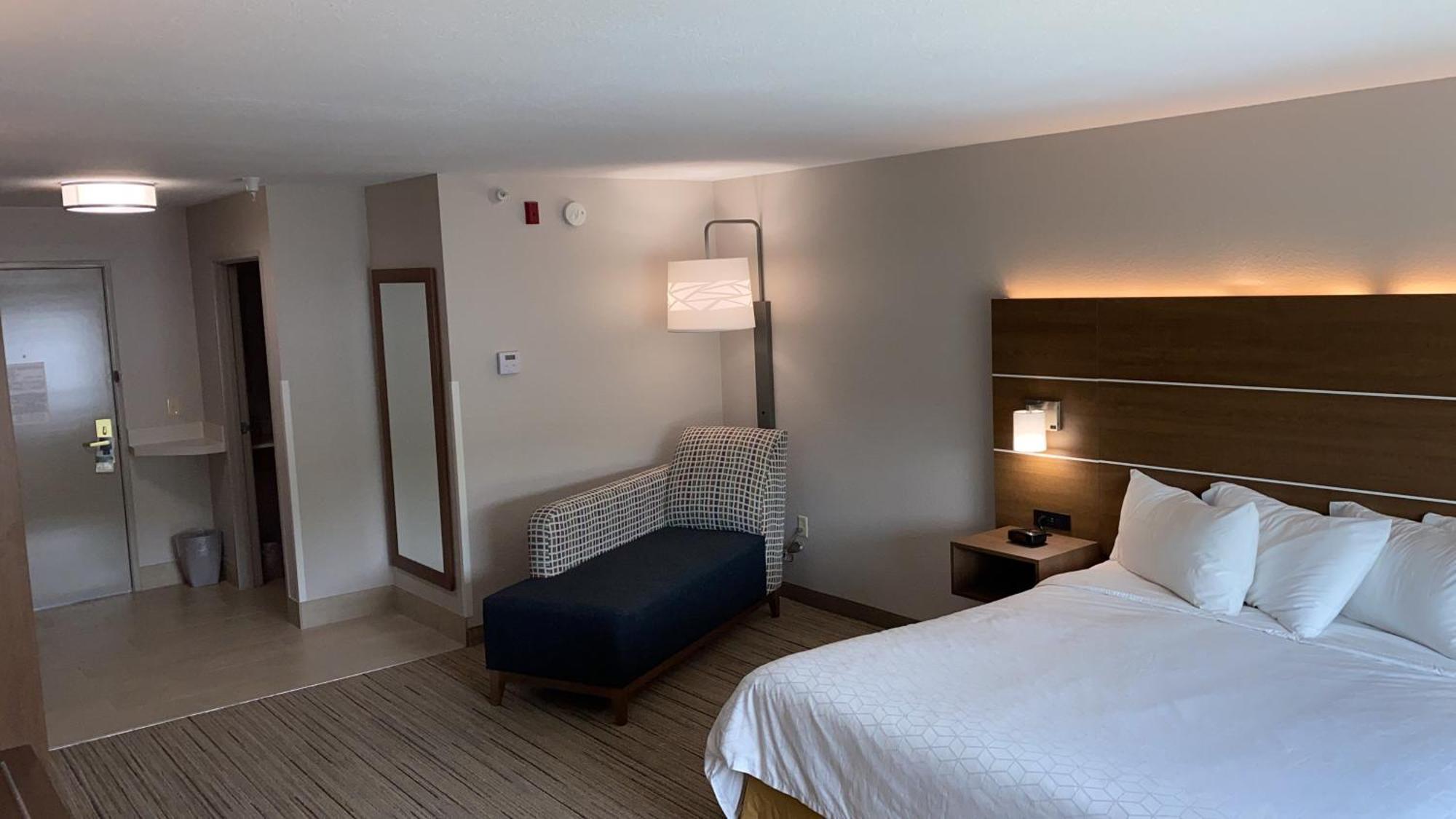Holiday Inn Express Hotel & Suites Weston By Ihg Bagian luar foto
