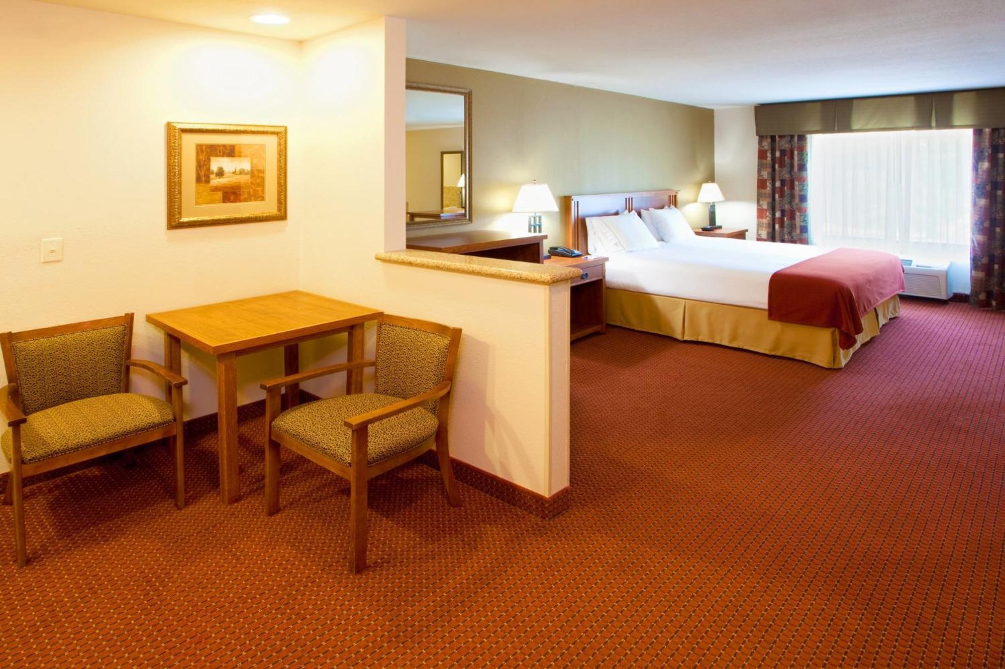 Holiday Inn Express Hotel & Suites Weston By Ihg Bagian luar foto