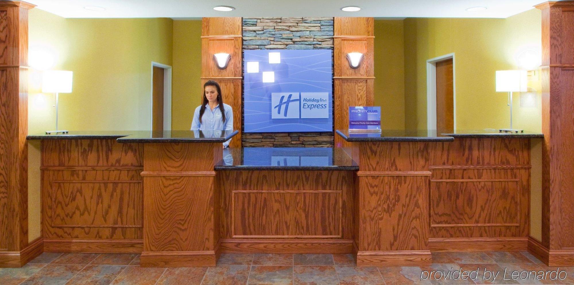 Holiday Inn Express Hotel & Suites Weston By Ihg Bagian luar foto