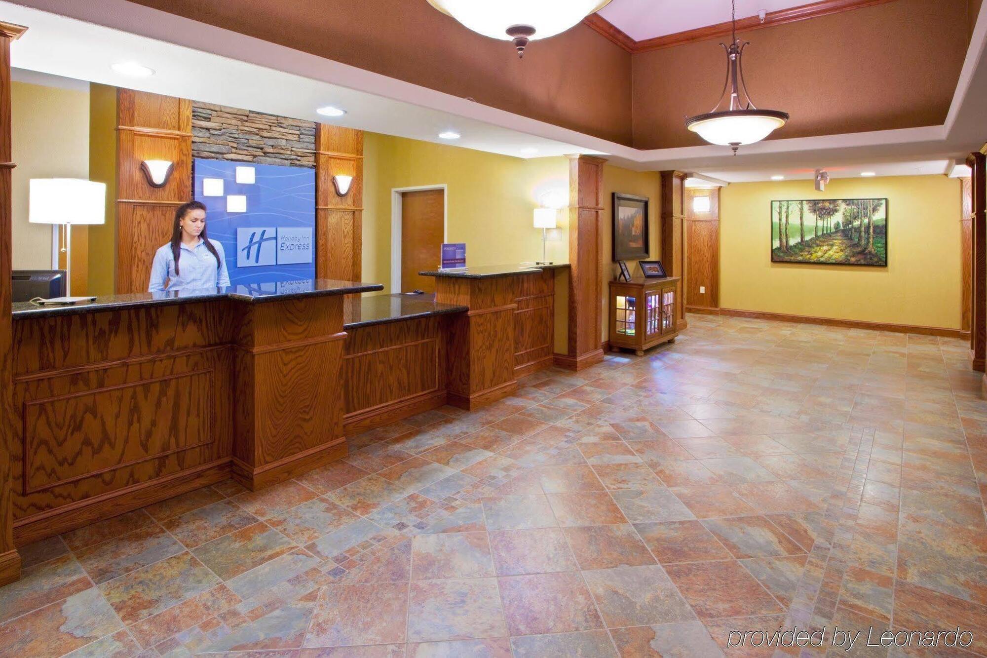 Holiday Inn Express Hotel & Suites Weston By Ihg Bagian luar foto